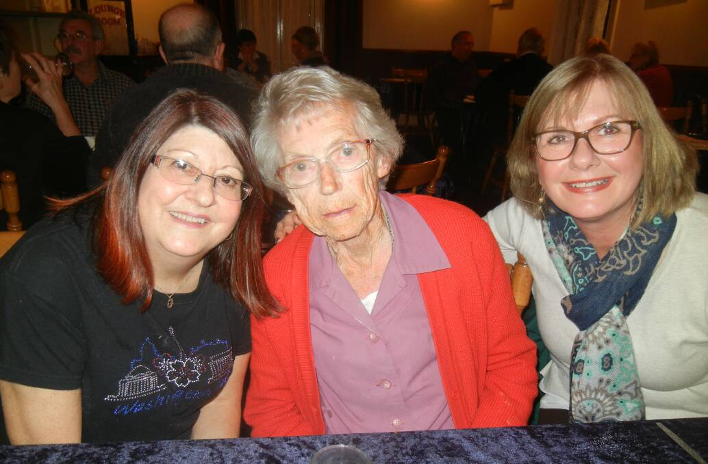 (L-R) Mary Hunter (C) with Shelley Oldfield and Leanne Hall in Grenfell tracing the Hunter family tree.
