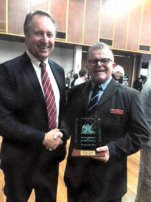 Detective Chief Inspector Mick Stoltenberg with Member for Barwon Kevin Humphries.(Contributed)