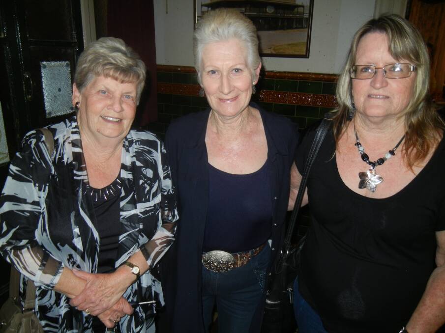 Dot Fitzpatrick, Robyn Munck and Karen Loader out to dinner to celebrate Robyn's birthday.

