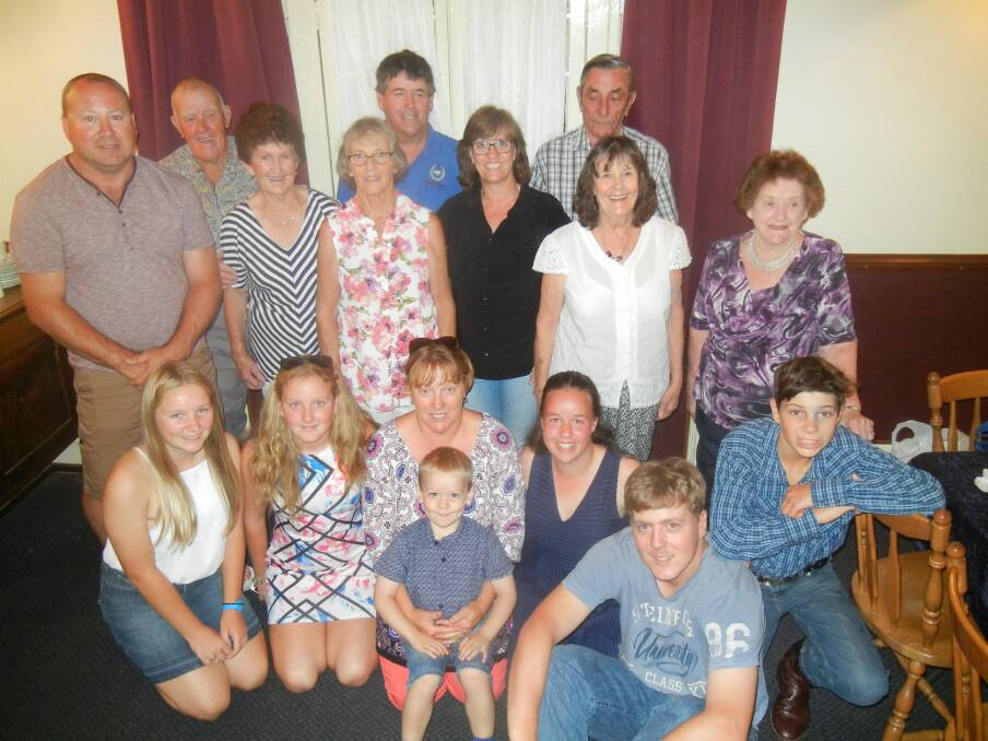 Lleiton Purdie (F) with his family and friends following his 18th birthday dinner at Fettlers Restaurant.
