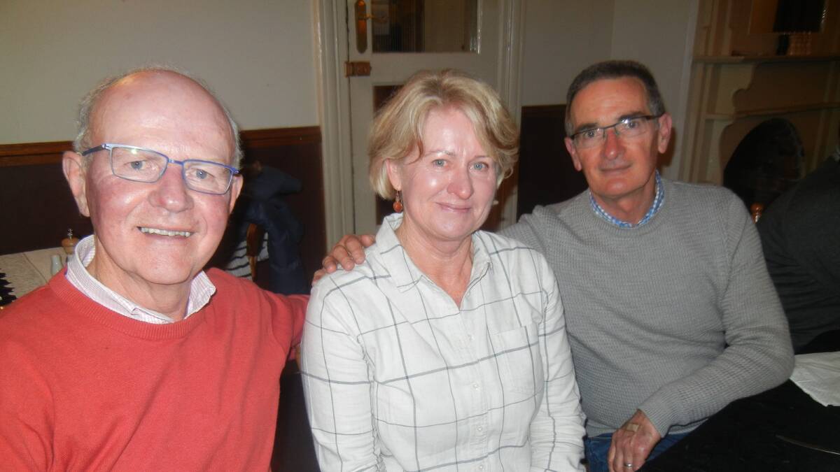 Hugh Moffitt with Jennifer and James Moffitt  who were visitng from Berry.