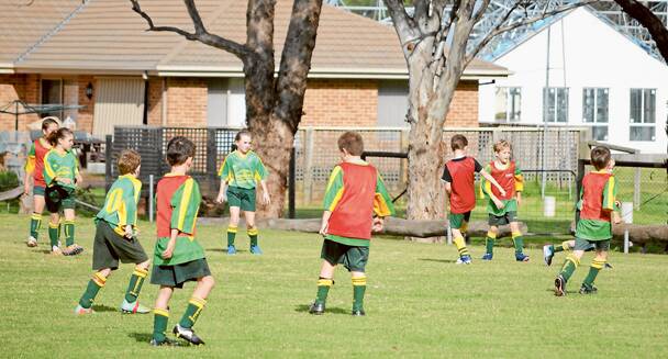 The two Grenfell under 10’s sides having a great time last Saturday in their local derby at Top Lawson Oval. 