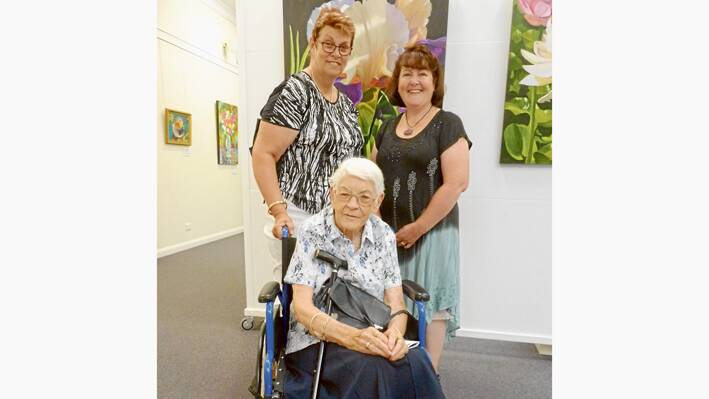 Maisie Taylor enjoyed a visit to the Grenfell Art Gallery with her daughter Julie Armstrong (L) and Maree Neill prior to going to lunch to celebrate her 98th birthday on Thursday February 19 (Photo contributed).
 