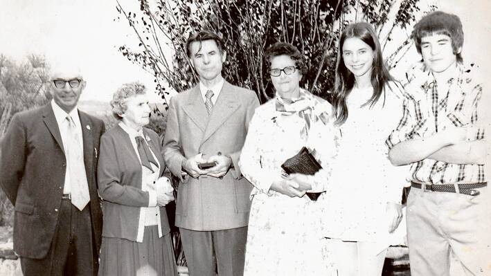 (L-R) Ken Hunter Chairman of the Hospital Board, Maud McClelland Secretary of the Hospital Auxiliary, Dr Trevor Brown, Joan Nealon and two of Dr Brown’s children at the opening of the lily pond in the Grenfell District Hospital grounds some time after 1972. 