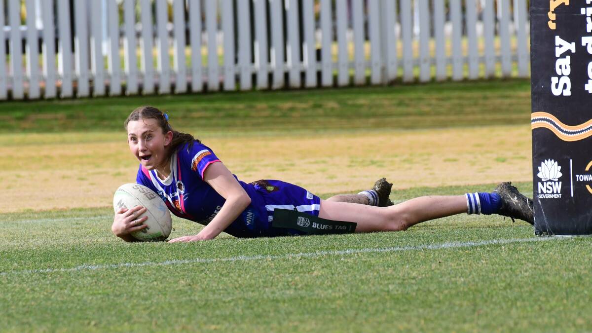 League tag full back with Molong Bulls, Katie Fulwood scored two tries in Molong's 22-6 win over Oberon Tigers in 2022. Picture by Jude Keogh