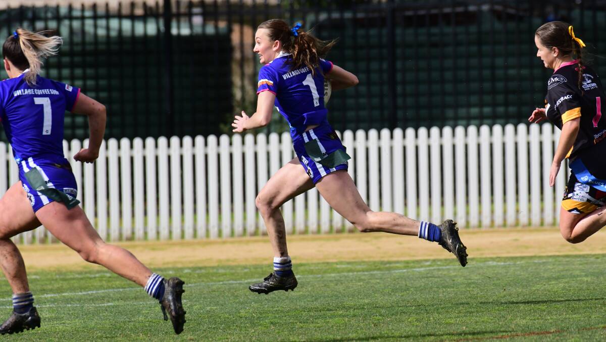 League tag full back with Molong Bulls, Katie Fulwood scored two tries in Molong's 22-6 win over Oberon Tigers in 2022. Picture by Jude Keogh.