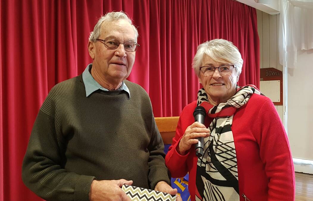 Guest Speaker: Richard Loader was thanked by Janice Holland. Photo: Gwen Clark.