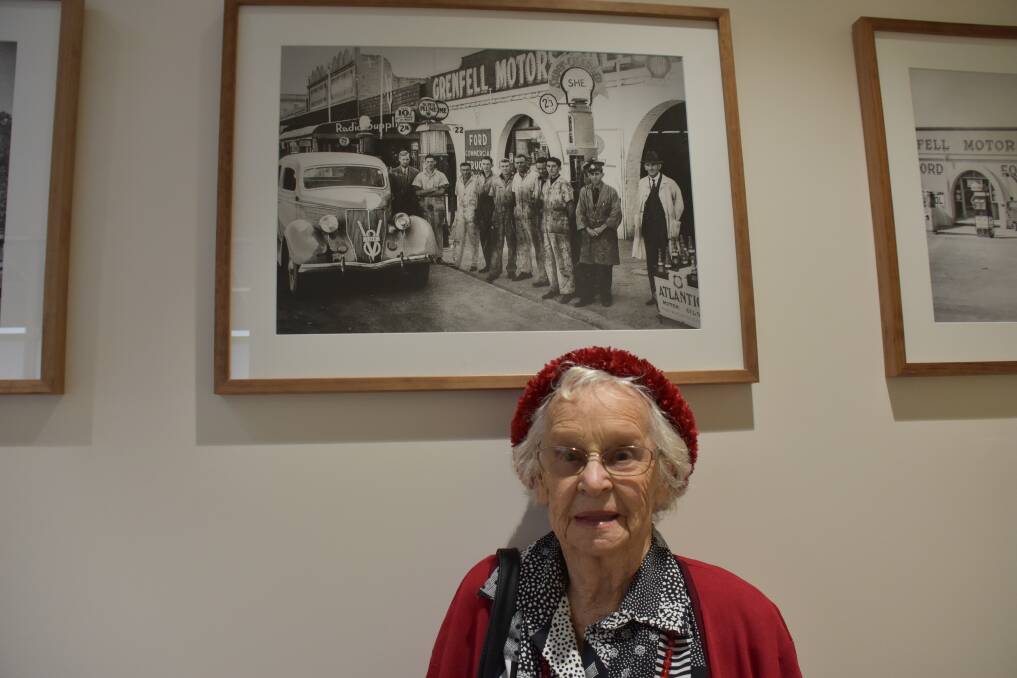 Dot Lamkin of Grenfell with a picture of the old building, the site where the new medical centre was built, featuring Grenfell Motors, Dot's fathers business.
