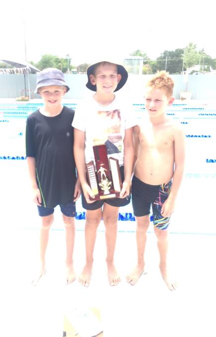 Junior boys Champion Dylan Forde with runners-up Sydney Silburn and Will Keppie.  
