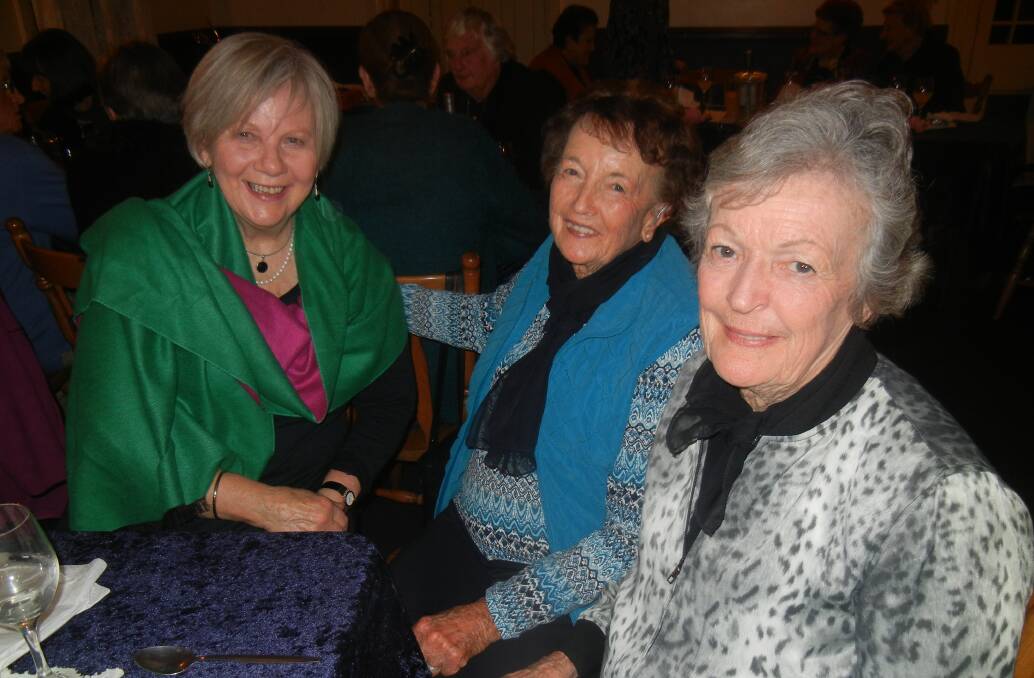 Former Grenfell girls enjoying a catch up at Robyn's party (L-R) Janice Gavin, Loris Stewart and Jan O'Neill. 