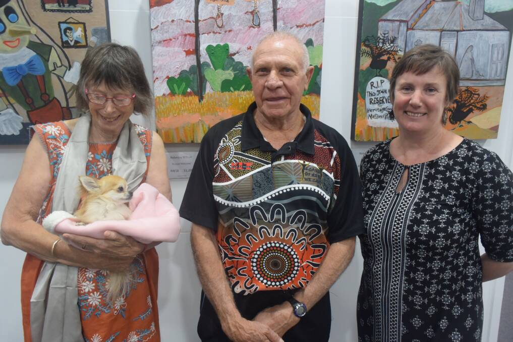 Nyree Reynolds of Blayney and Uncle Jim Beale with artist Rebecca Wilson at the Artist/Author afternoon tea last Wednesday February 6. 