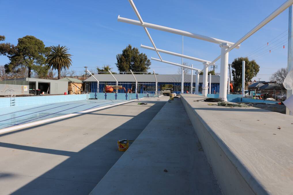 The new swimming pool complex is taking shape. Photo C Brown.