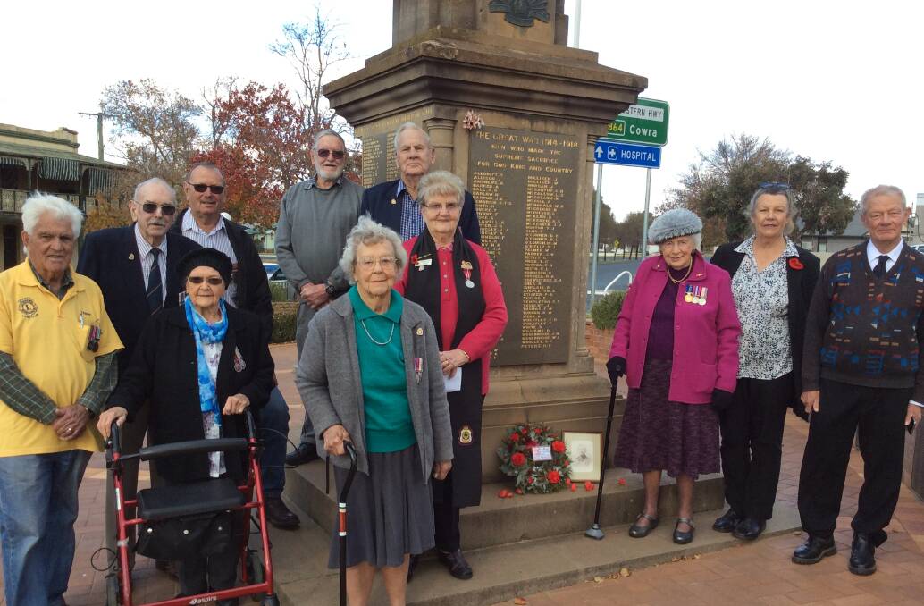(R) Kathleen Morton and Ron Booth with members of the Grenfell RSL Sub Branch at the Wreath Laying. 