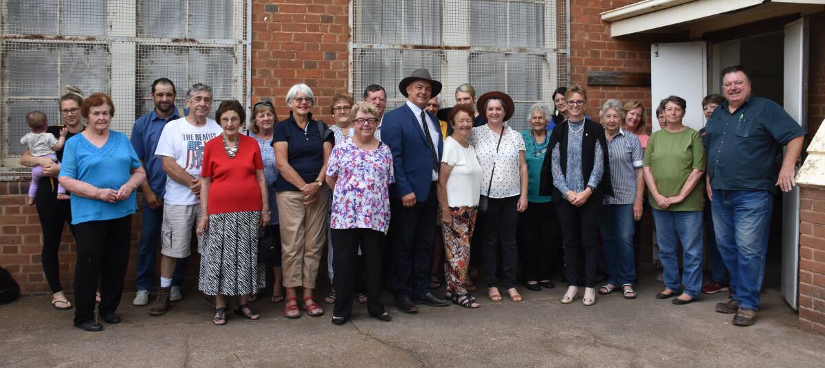 Members of the Grenfell Dramatic Society and the Grenfell Arts and Craft group with Member for Cootamundra Steph Cooke and Weddin Shire Mayor Cr Mark Liebich. 