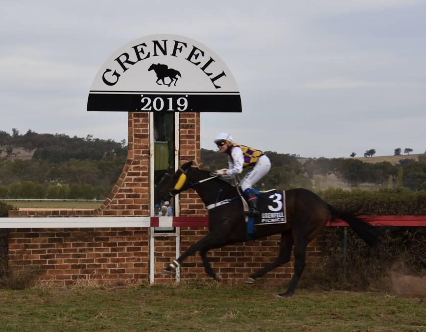 Crossing the finish line in first place was Natasha Baxter on 'Southern Gamble' in the feature race 'The Doug Allen Memorial Grenfell Picnic Cup'. Congratulations Natasha.