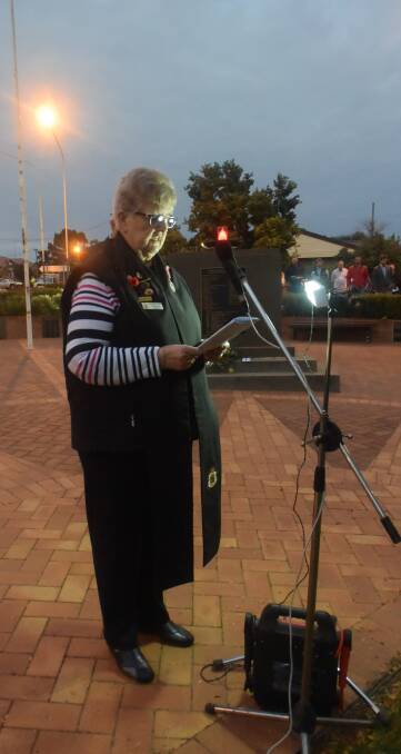 Grenfell RSL Chaplain Margaret Knight delivers a prayer at the 2019 Dawn Service. 