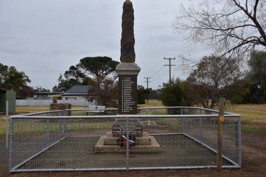Residents are invited to attend a Remembrance Day Service at the Bimbi War Memorial. 
