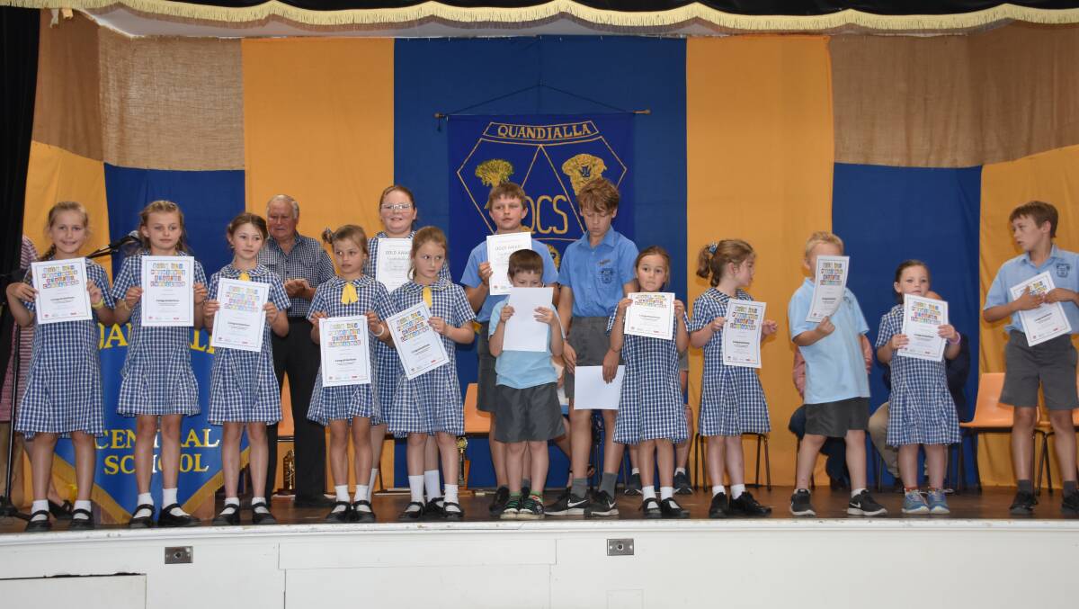 Students receiving their certificates for participating in the 2018 New South Wales Premier’s Reading Challenge. 