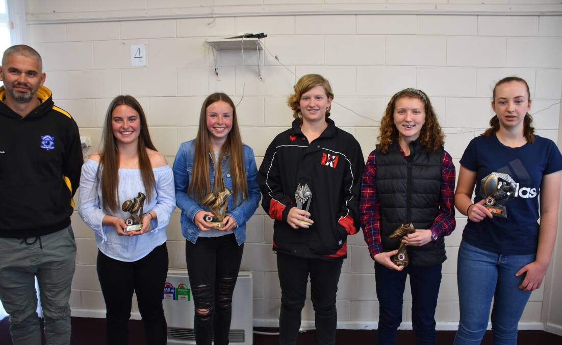 Snr League Tag Major Trophy Winners - Coaches Award - Caitlin Stock, Continuous Effort - Taylor Keppie, Most Improved - Chrystal Hucker, B&F Runner Up - Chloe Madgwick and Best & Fairest - Lily Holmes. 
