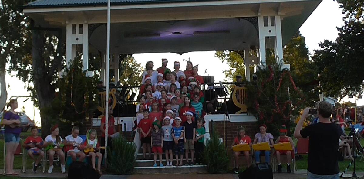 Grenfell Public School during their 2017 Carols in the Park performance. Photo P Moore.