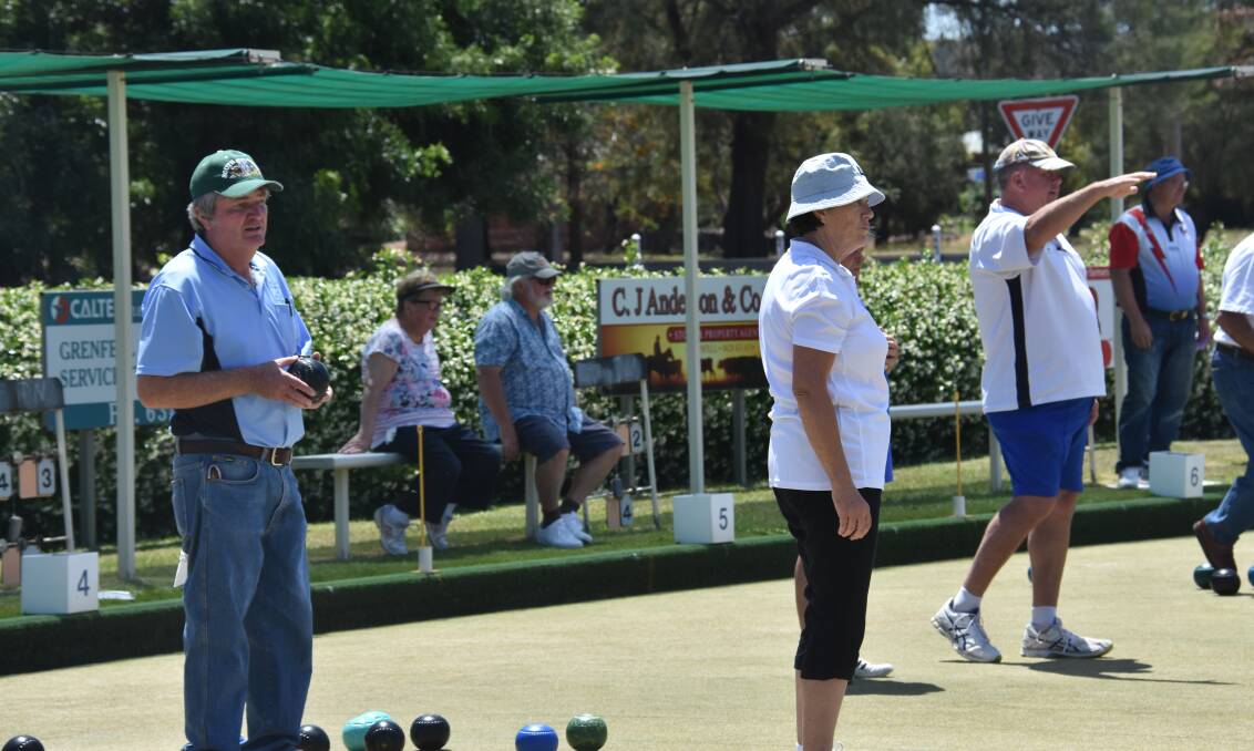 LAWN BOWLS: Grenfell bowler Rodney O'Neill (L) competing against teams from Canberra ACT. 