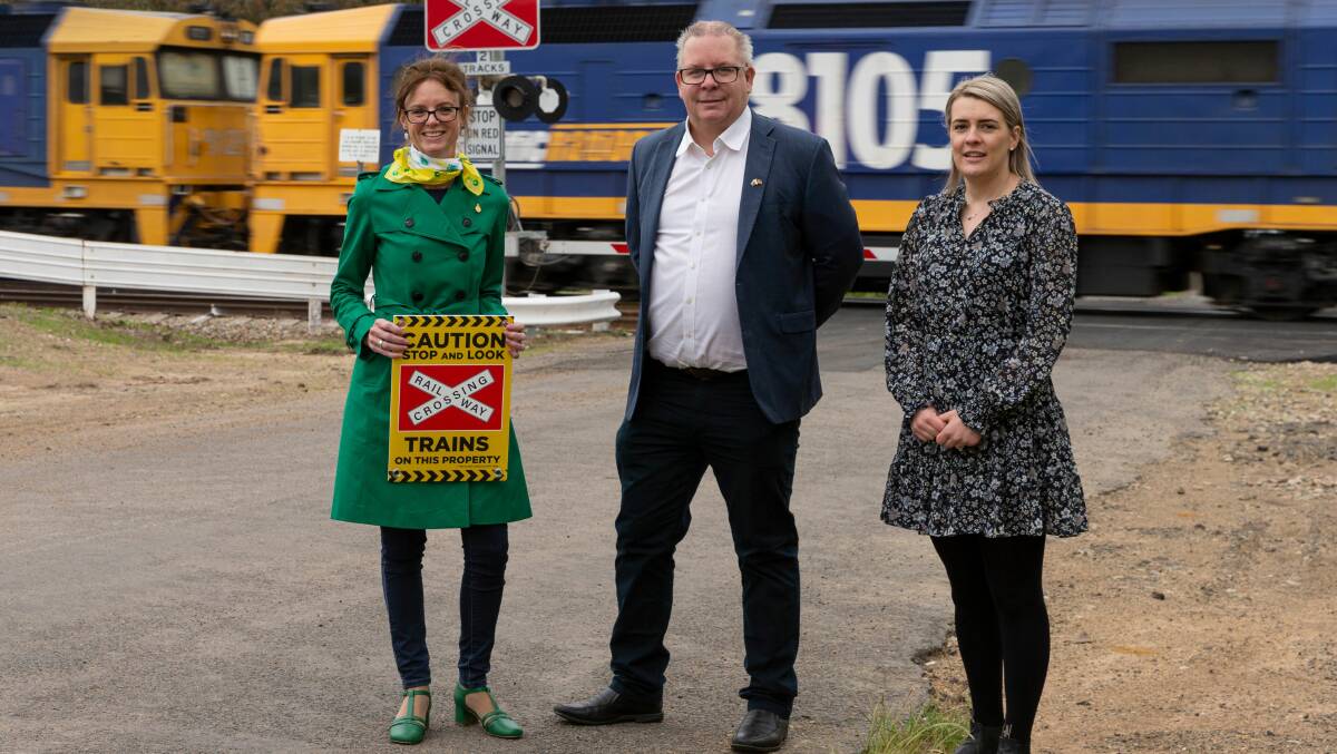 Steph Cooke MP with TfNSW Director West Alistair Lunn and safety campaigner Maddie Bott. Photo supplied.