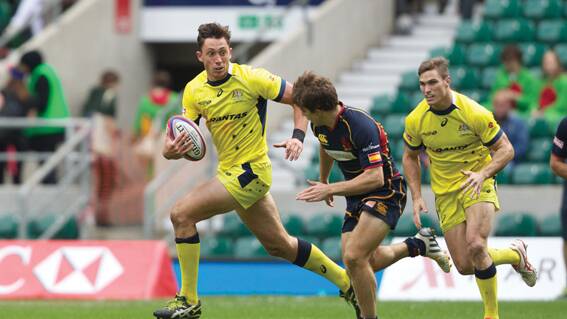 Grenfell's Sam Myers (with ball) secures position in 2015 Australian Rugby Sevens Side.